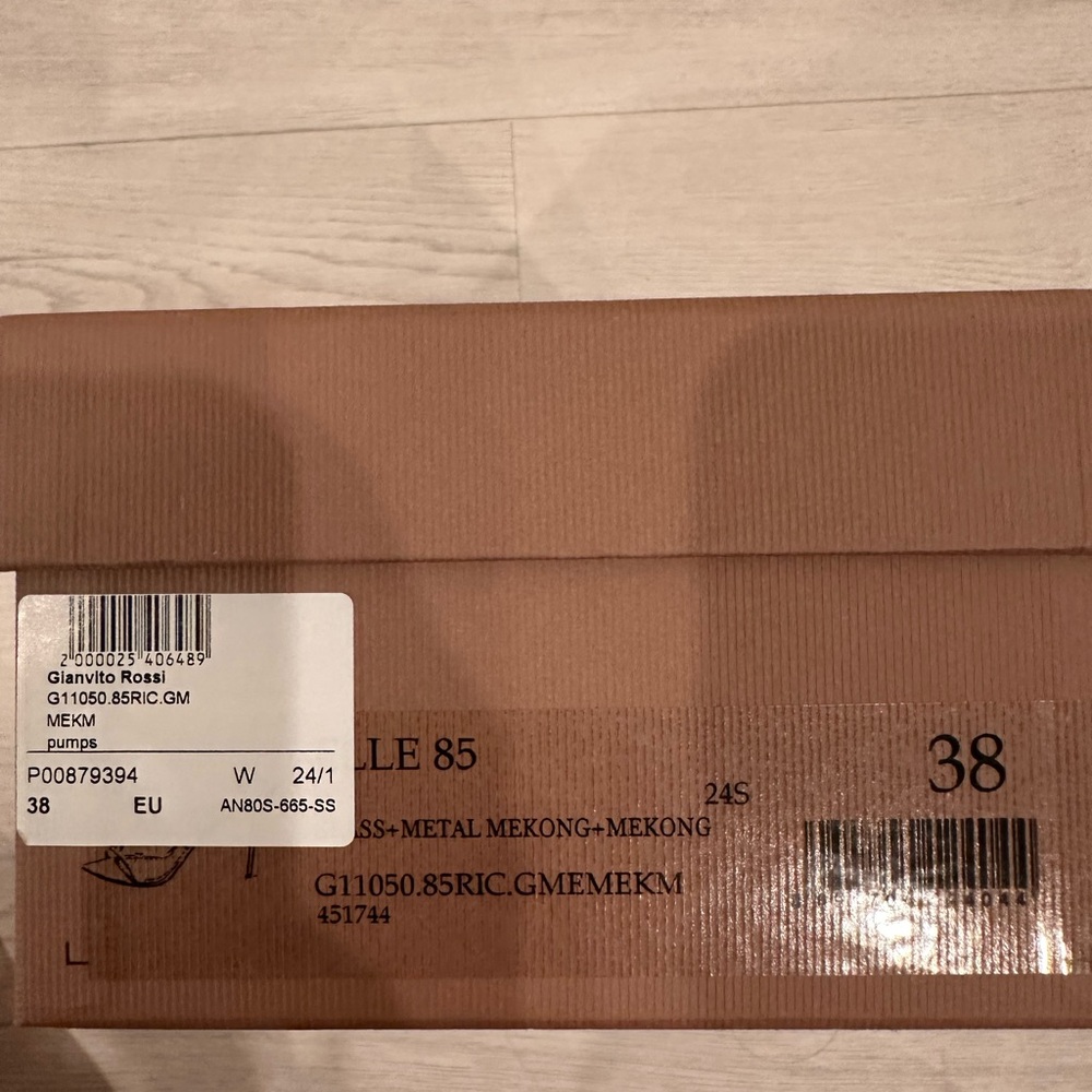 Gianvito Rossi Gold Slingback Heels - Picture 4 of 5